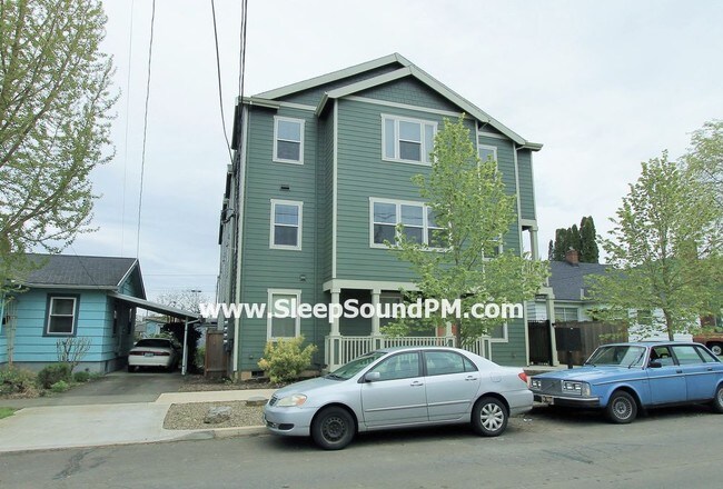 Building Photo - 7400 N Greenwich Ave