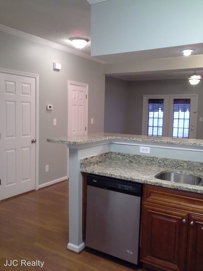 Building Photo - 3 br, 2.5 bath House - 1526 Creek Court