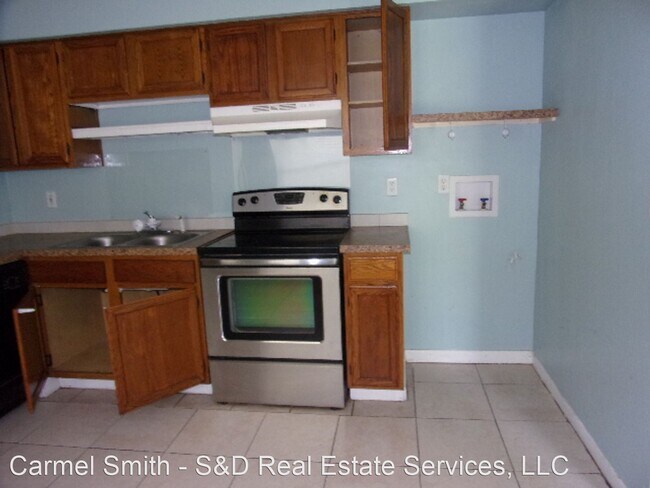 Building Photo - 2 br, 1 bath House - 1026 Lakewood Court U...
