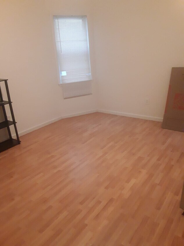 Primary Photo - 1722 Atlantic Ave
