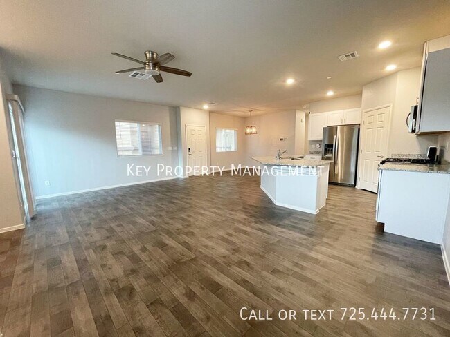 Building Photo - 3 BED 2.5 BATH TOWNHOME IN NORTHWEST LAS V...