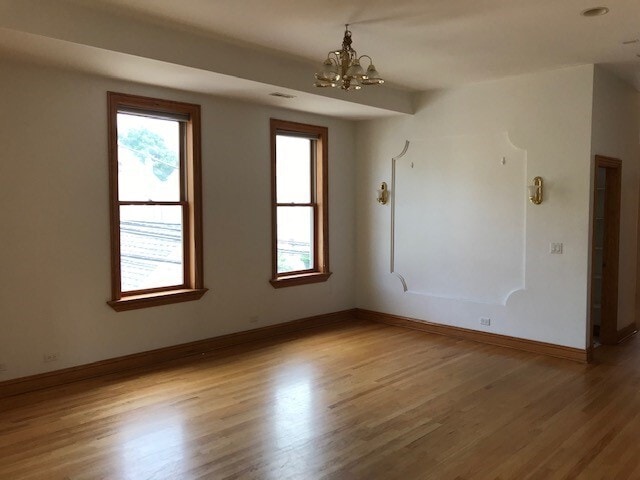 Building Photo - 1415 W Barry Ave