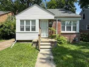 Building Photo - This beautifully updated 3-bedroom, 1-bath...