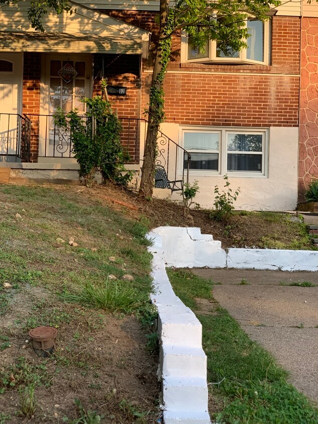 Primary Photo - 62 Oakmont Dr