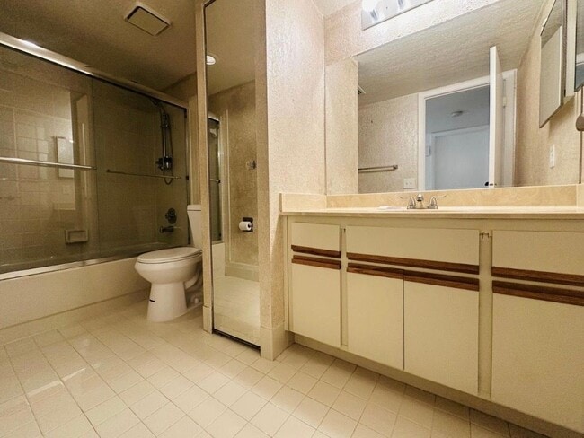 Building Photo - 8559 Boca Rio Dr