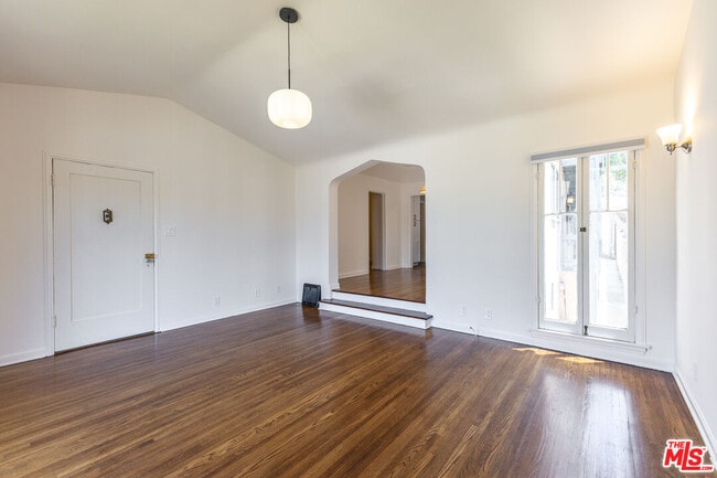Building Photo - 650 Maltman Ave