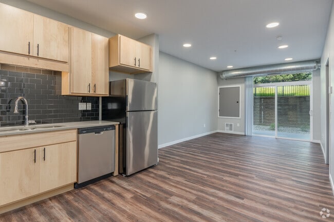 Woodpecker Living Room - Songhill 41