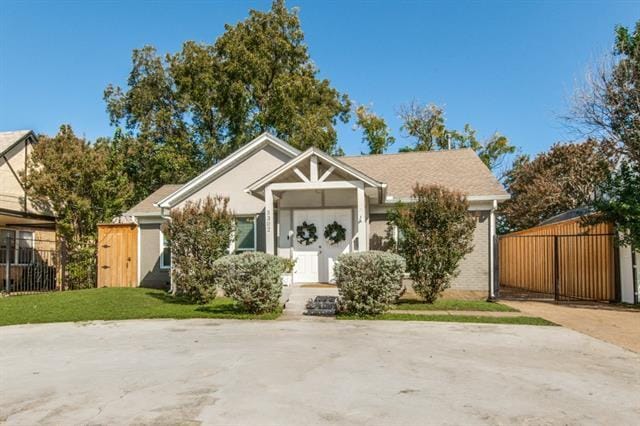 Foto principal - 5302 Denton Dr