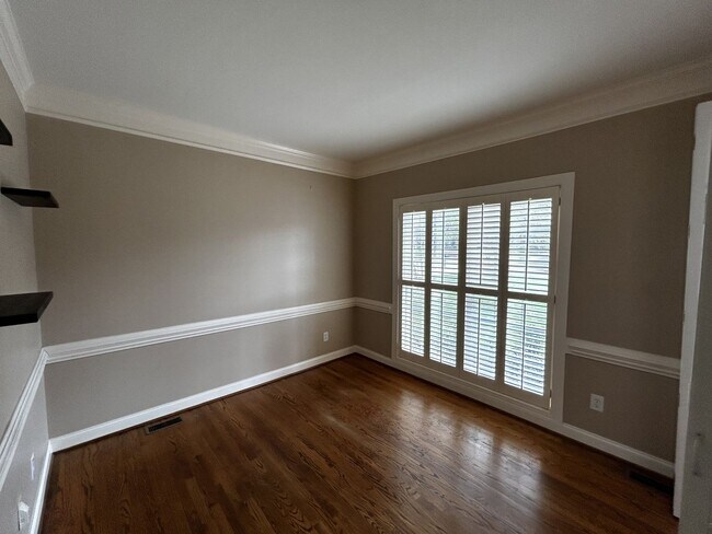 Foto del edificio - T.R. Lawing Realty Property