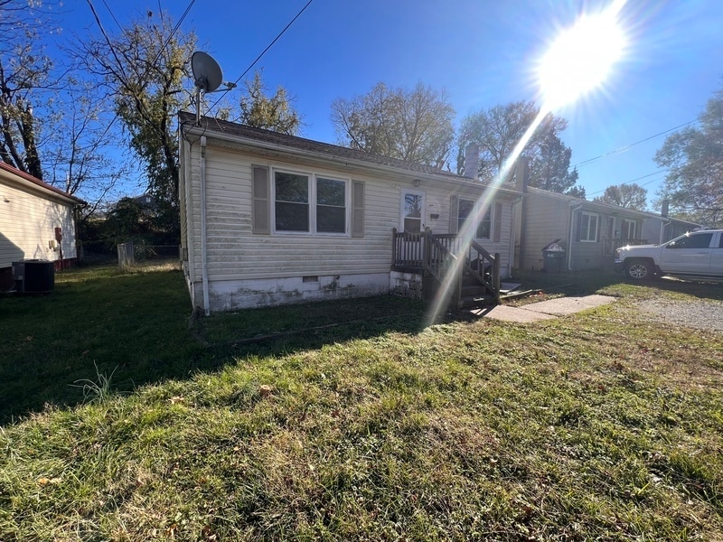 Primary Photo - 9 N Fern Ave