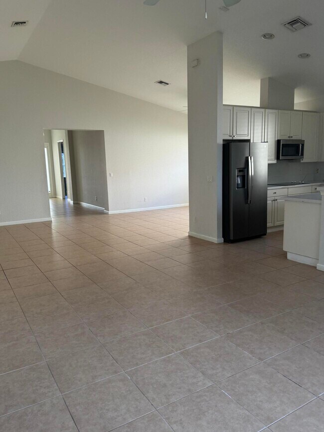 Foto del edificio - 2264 Newport Isles Blvd
