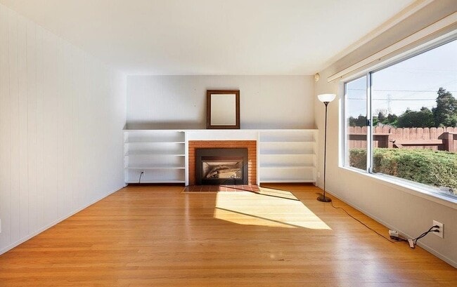 Building Photo - 2933 Cornelius Dr