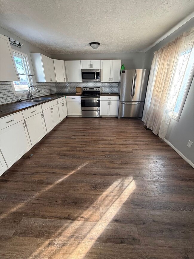 Building Photo - 2 Bedroom / 1 Bath - Daleville Schools