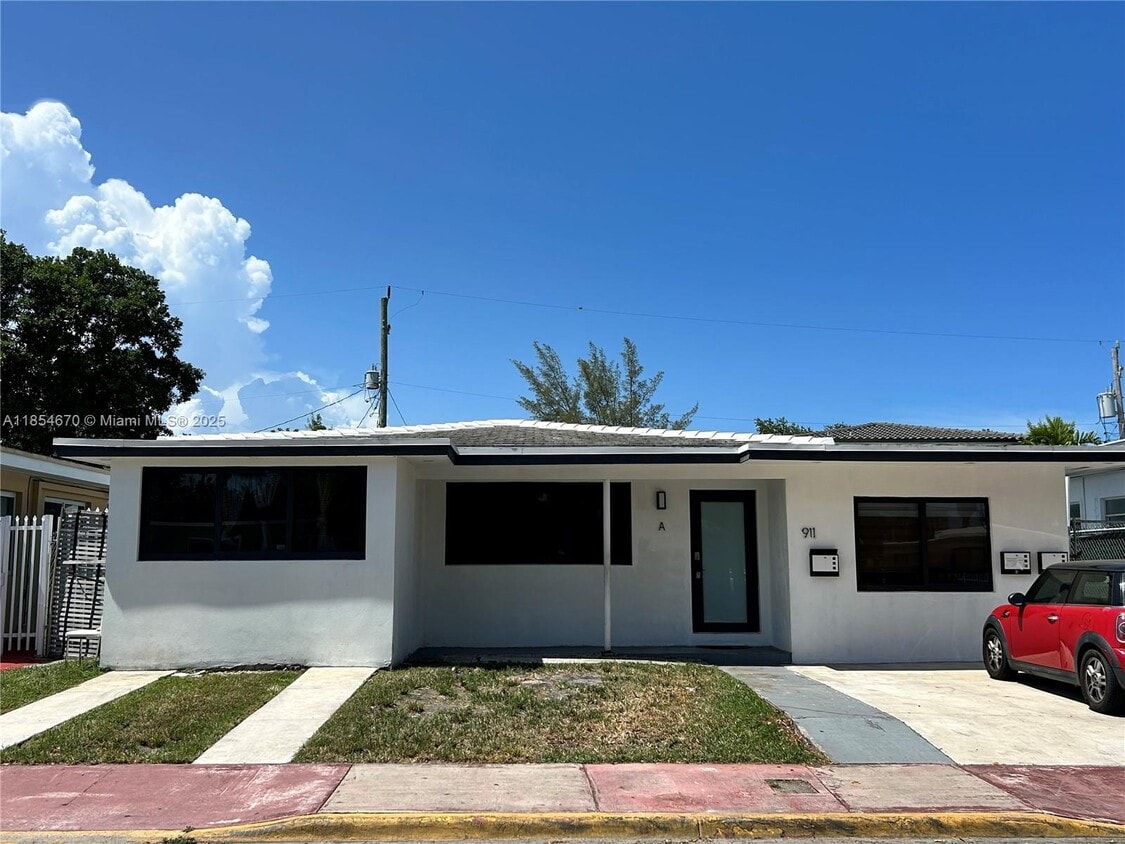 Primary Photo - 911 79th Terrace