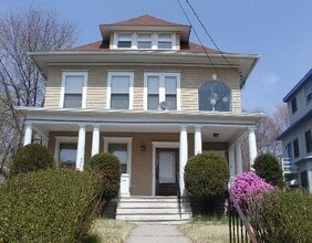 Building Photo - 71 Fountain St