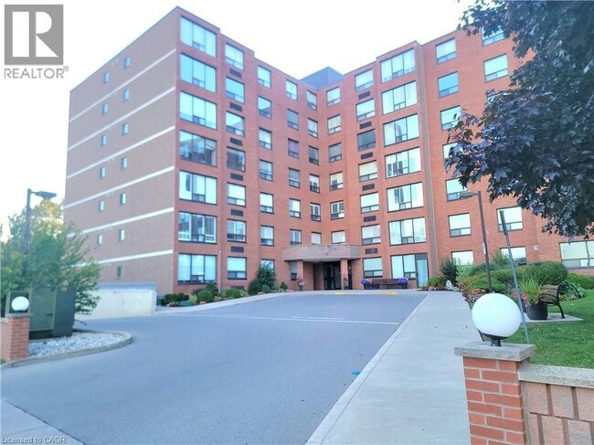 Building Photo - 99 Donn Ave