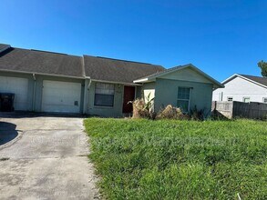 Building Photo - 7526 University Garden Dr