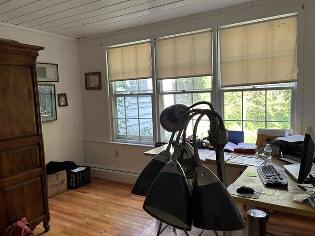 Foto del edificio - 89 Florida Hill Rd