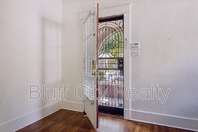 Foto del edificio - 394 S Prescott St