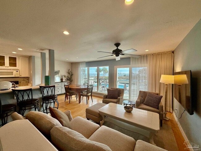 Foto del edificio - 200 Pensacola Beach Rd