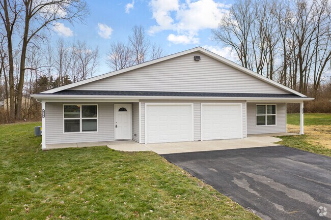 Building Photo - 4787 Tyrone Rd