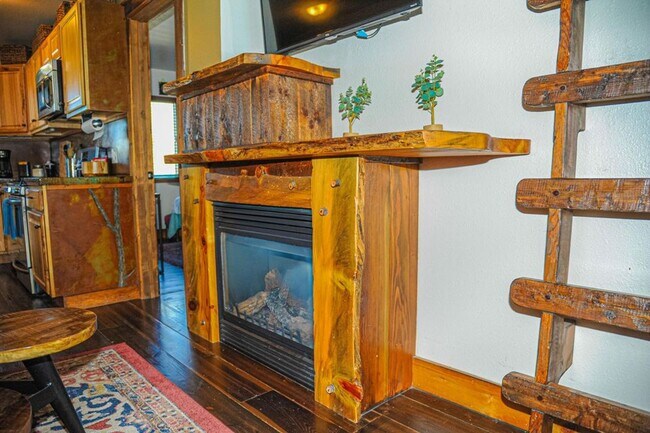 Foto del edificio - Modern Montana Townhome Along the Milwaukee Trail