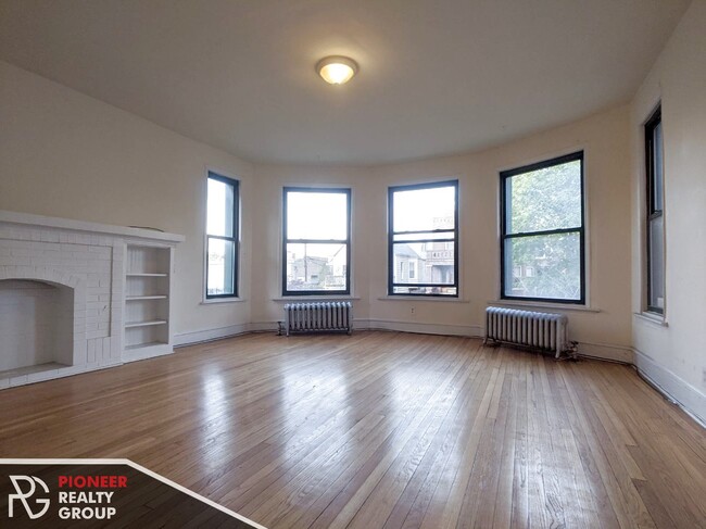 Building Photo - 2330 N Spaulding Ave