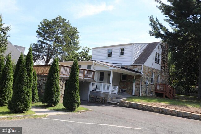 Building Photo - 4006 Buckman Rd
