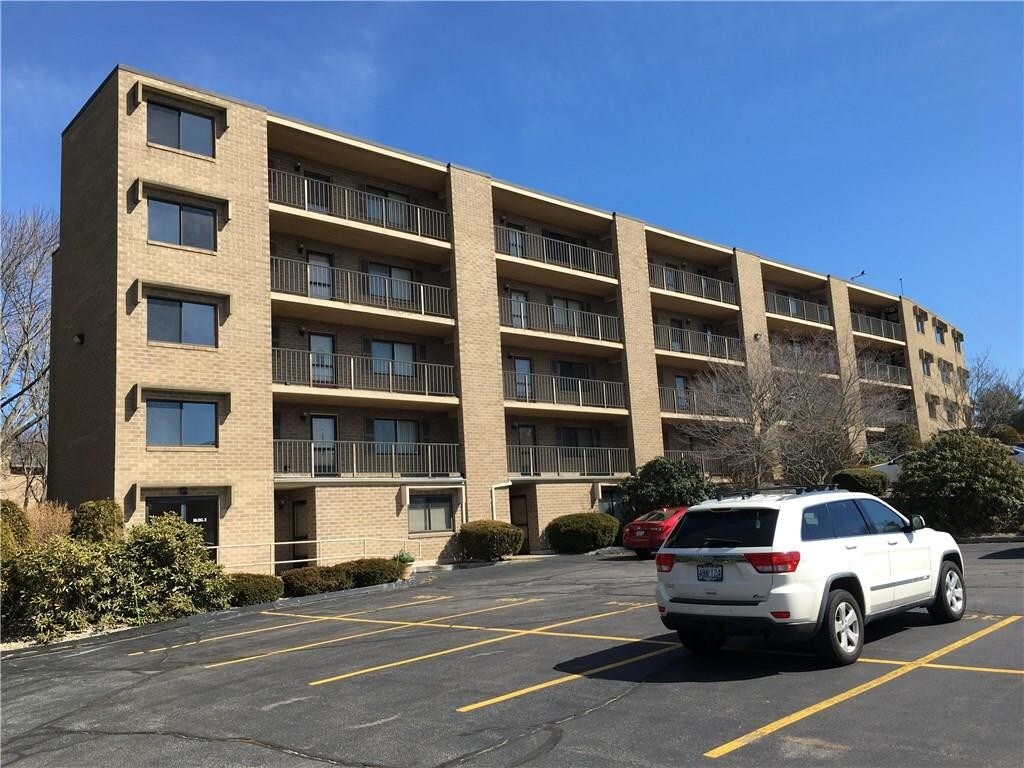 650 E Greenwich Ave Unit 2301, West Warwick, RI 02893 Condo for Rent