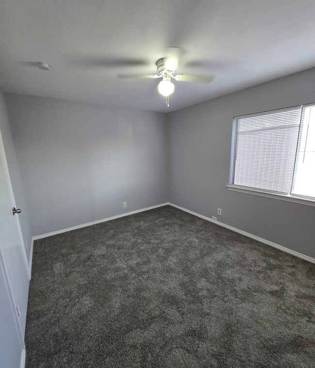 Foto del edificio - Great 2 bed 1 bath townhome in Justin!