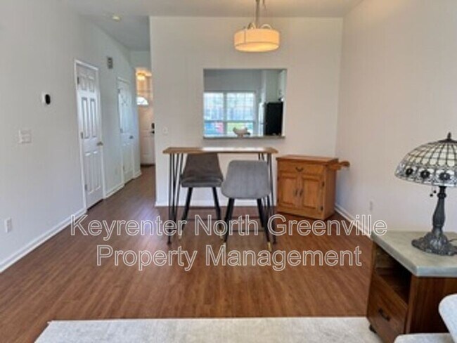 Foto del edificio - 612 Graythorn Ln