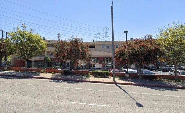 Foto del edificio - 2201 Via Campo