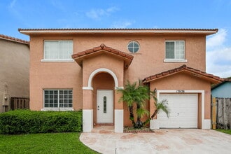Building Photo - 17938 SW 154 Ct