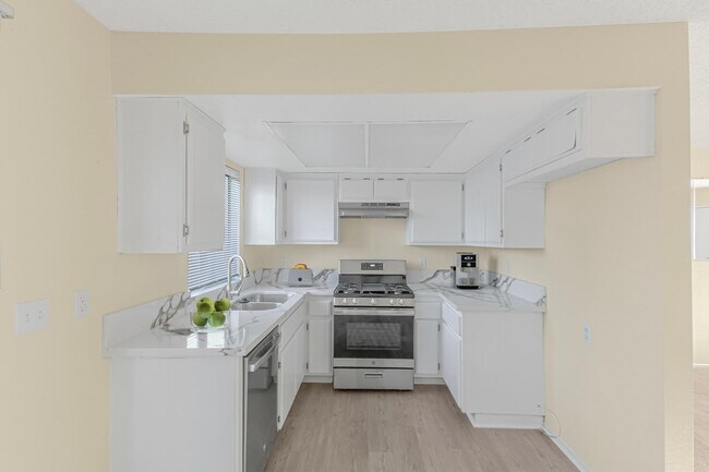 Foto del edificio - 1341 E Ave R