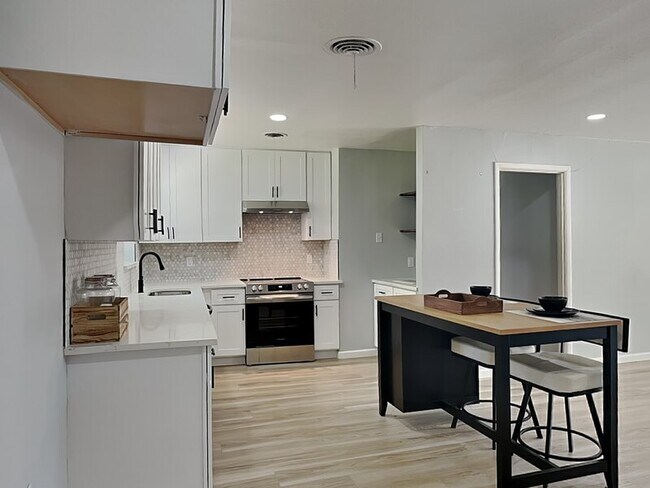 Foto del edificio - 2111 Melissa St