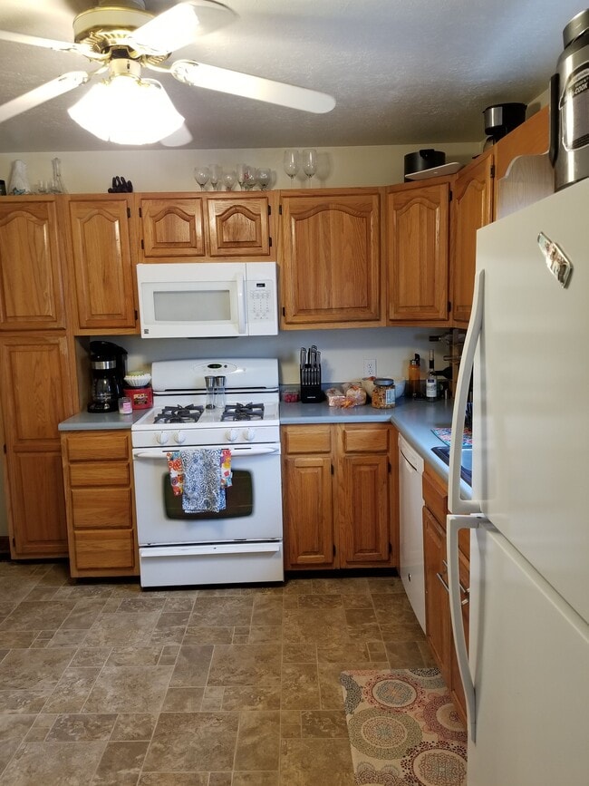 471 W Pennsylvania Ave, Westover, WV 26501 House for Rent in Westover, WV