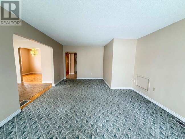 Building Photo - 141 Gunn St