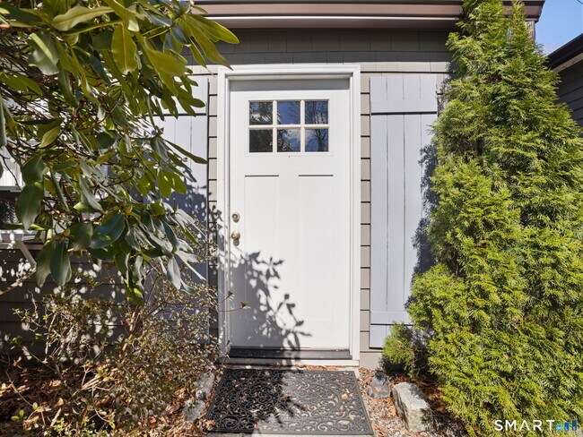 Foto del edificio - 212 New Canaan Ave