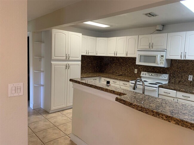 Foto del edificio - 907 SW 78th Ave