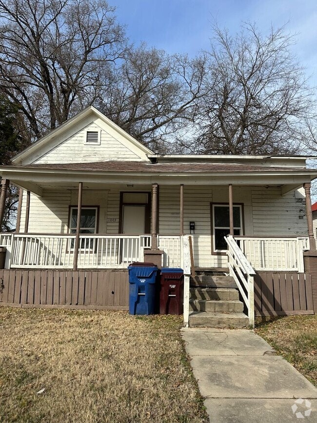 Building Photo - 1003 N 7th St