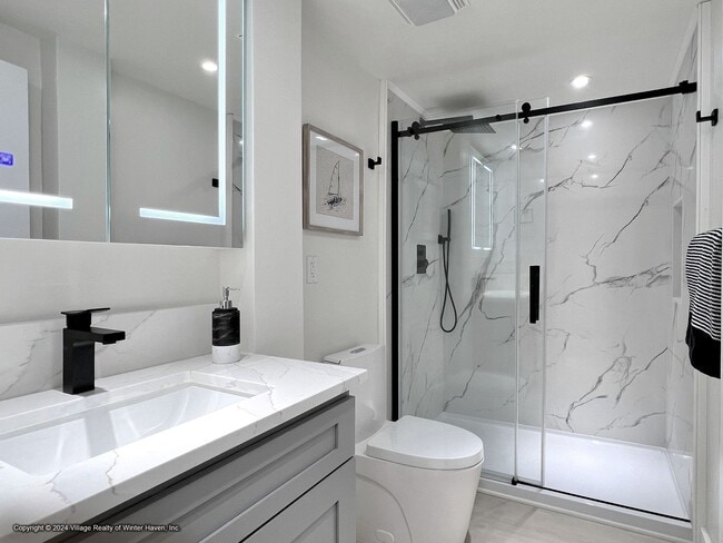 Interior Photo - The Jade