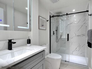 Interior Photo - The Jade