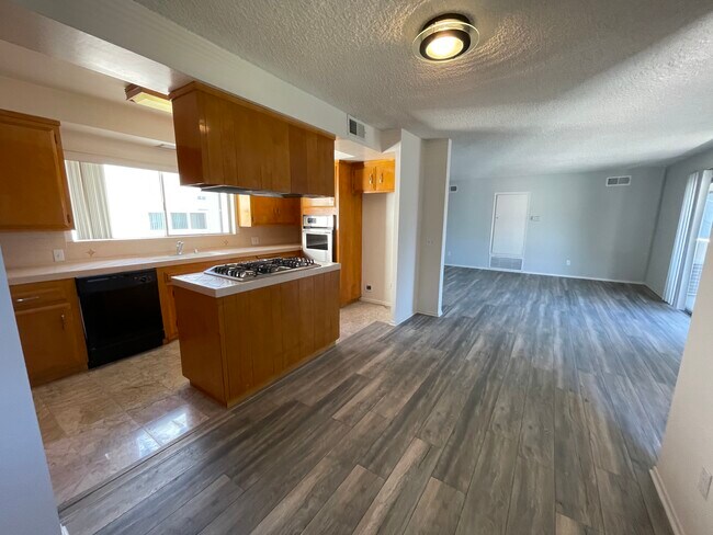 Foto del edificio - 322 E Dryden St