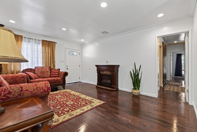 Foto del edificio - 14243 Community St
