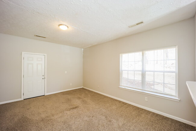 Building Photo - 6055 Camden Forrest Dr