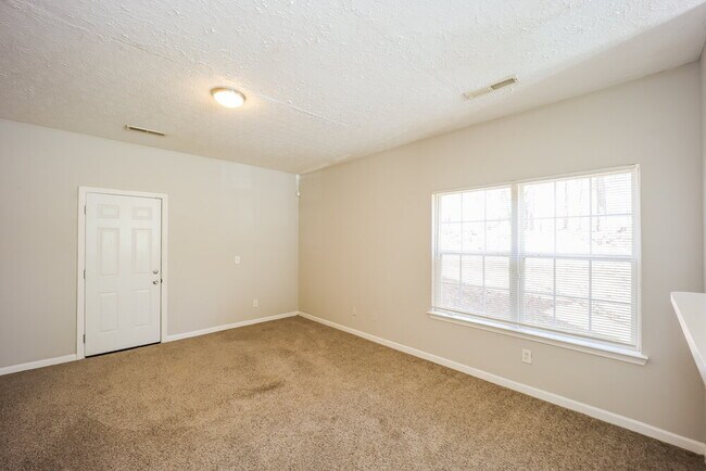 Foto del edificio - 6055 Camden Forrest Dr