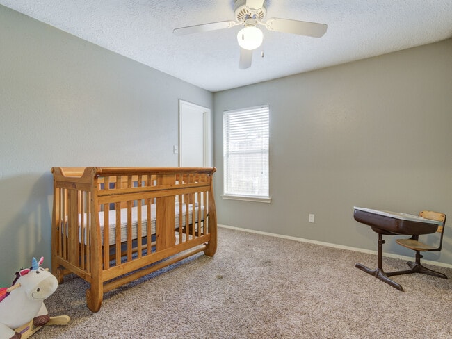 bedroom 3 - 10941 Dogwood Dr
