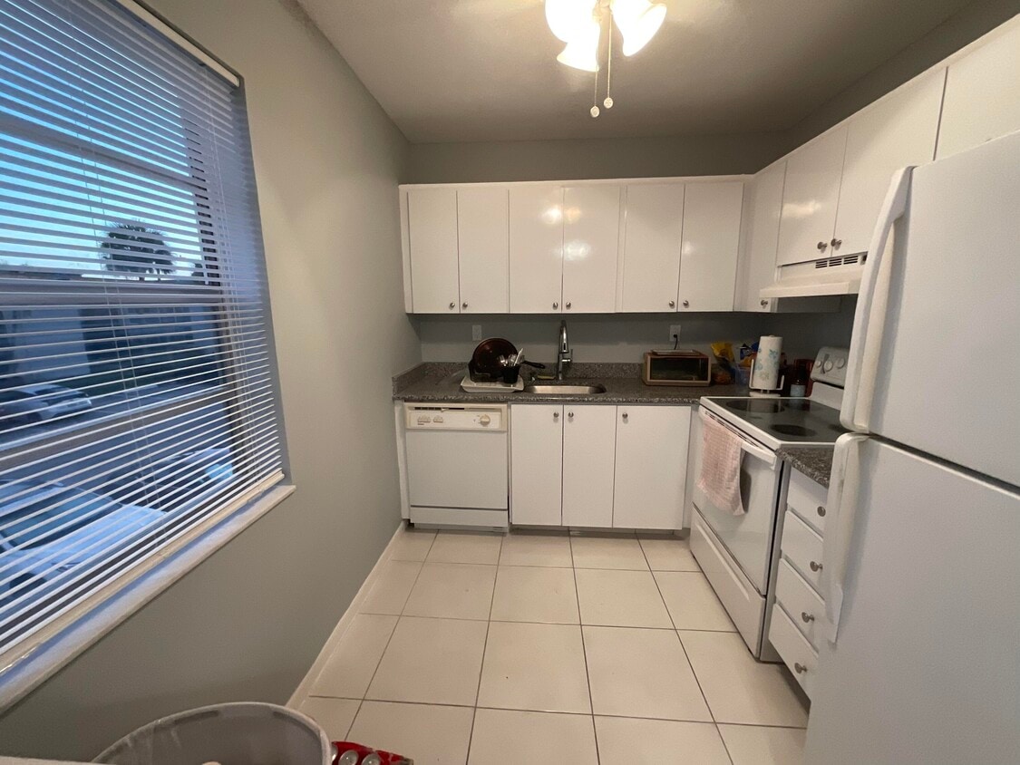 192 Piedmont F Unit D, Delray Beach, FL 33484 Condo for Rent in