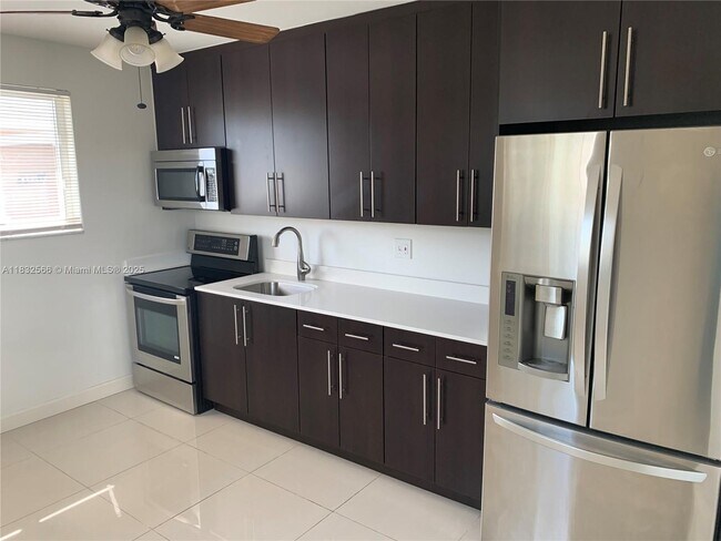 Foto del edificio - 1200 SW 31st Ave