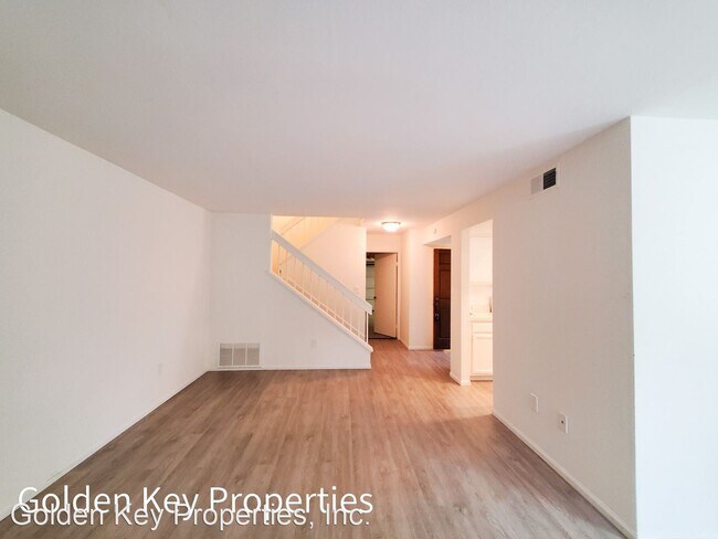 Building Photo - 2 br, 2.5 bath House - 2982 Lexington Cir.